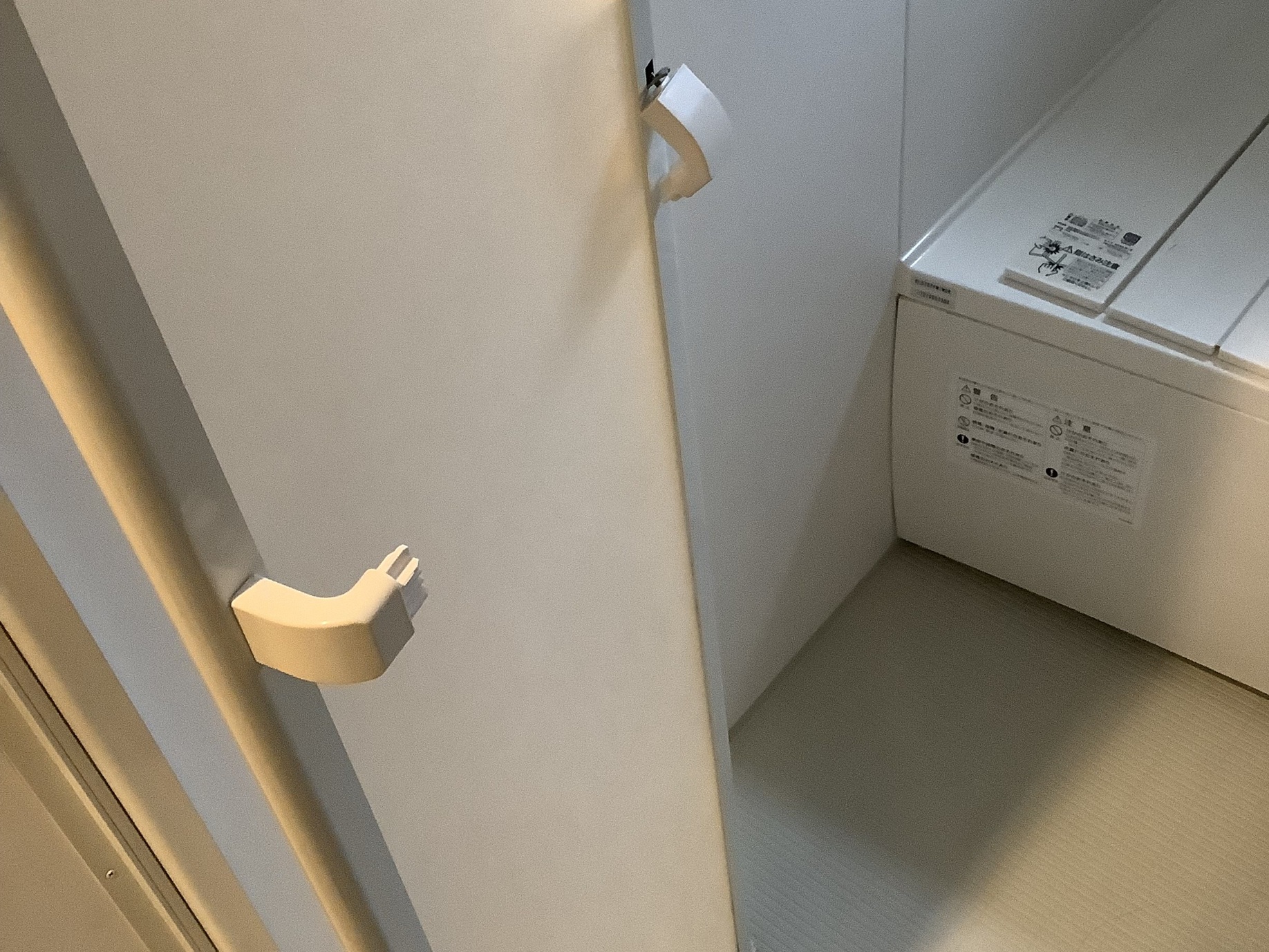 浴室ドアの取っ手が外れた