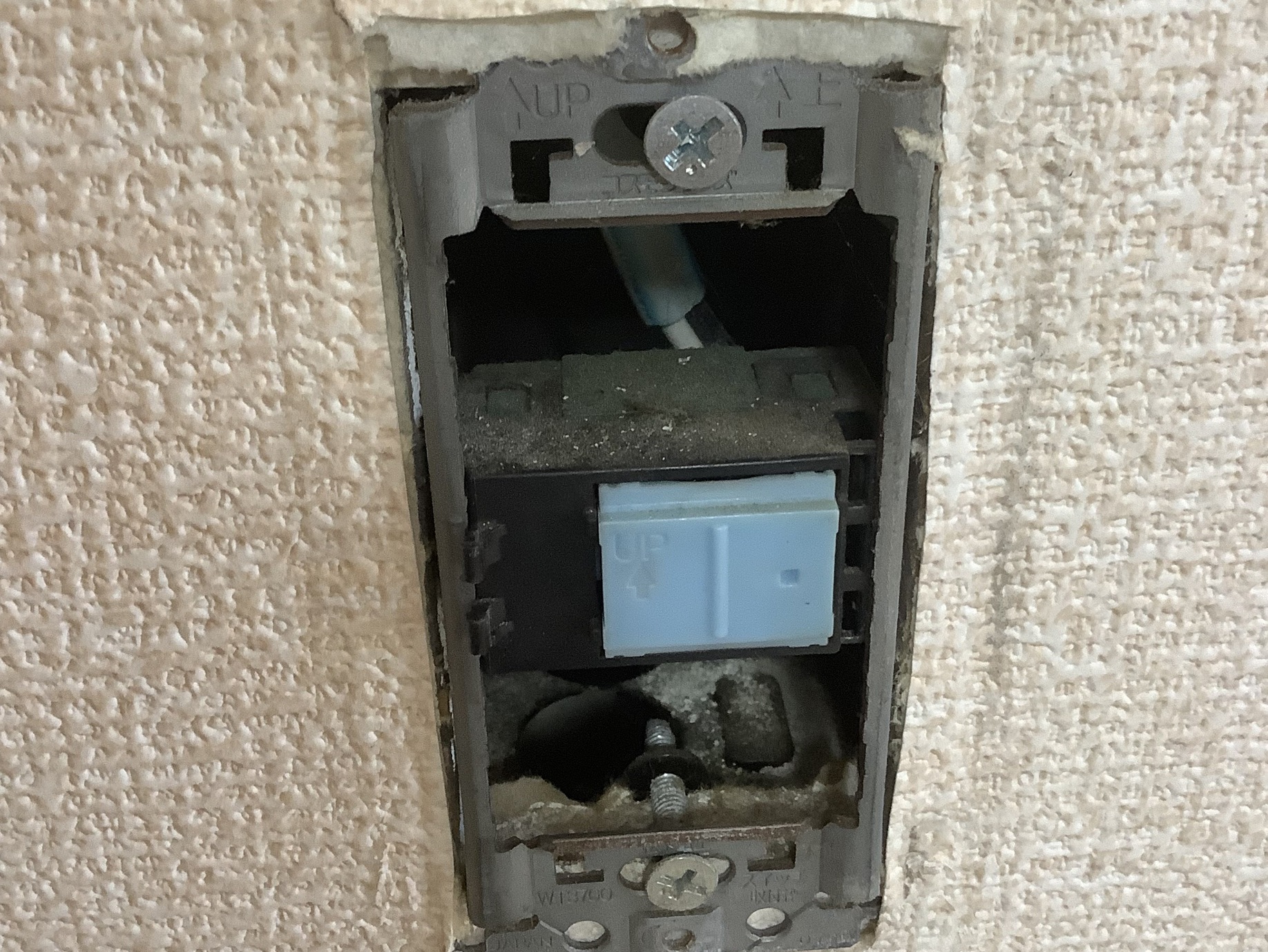 スイッチプレート交換