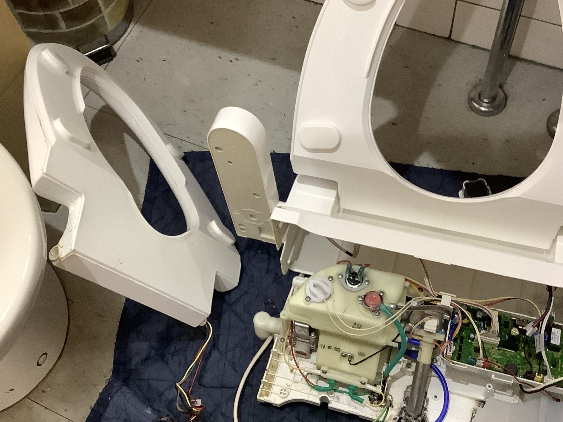 温水洗浄便座修理（ウォシュレット）