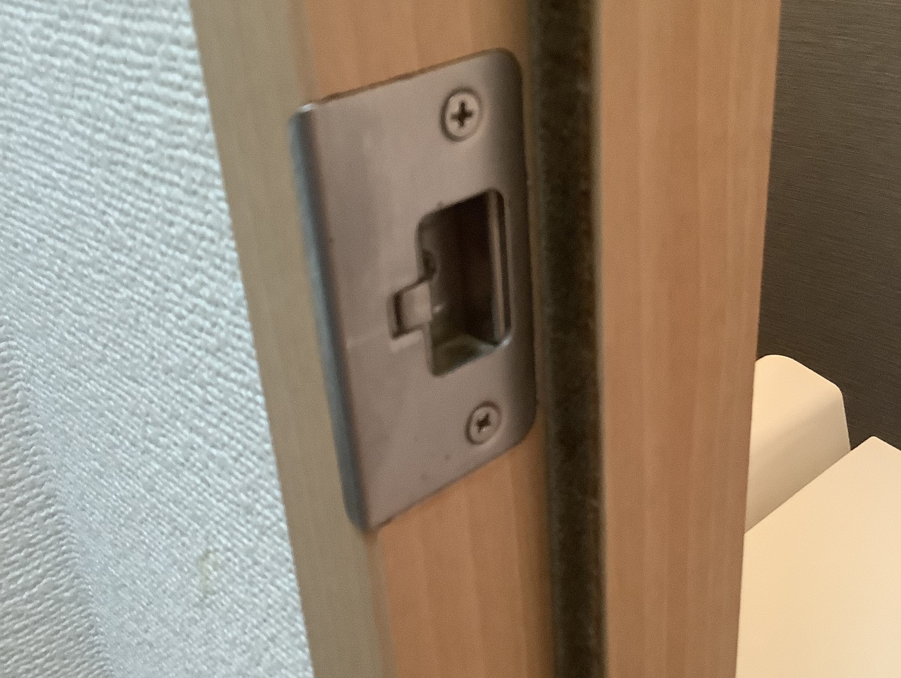 ドアが最後まで閉まらない Copy