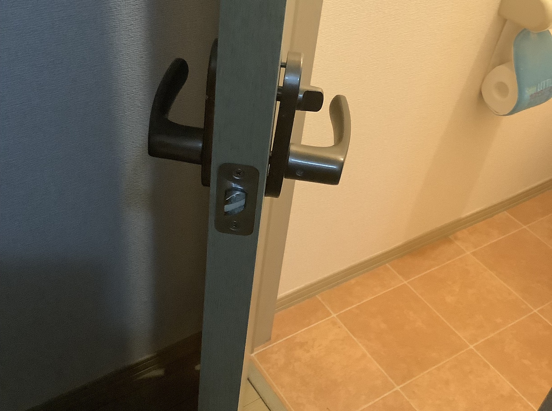 トイレのドアノブがグラグラする