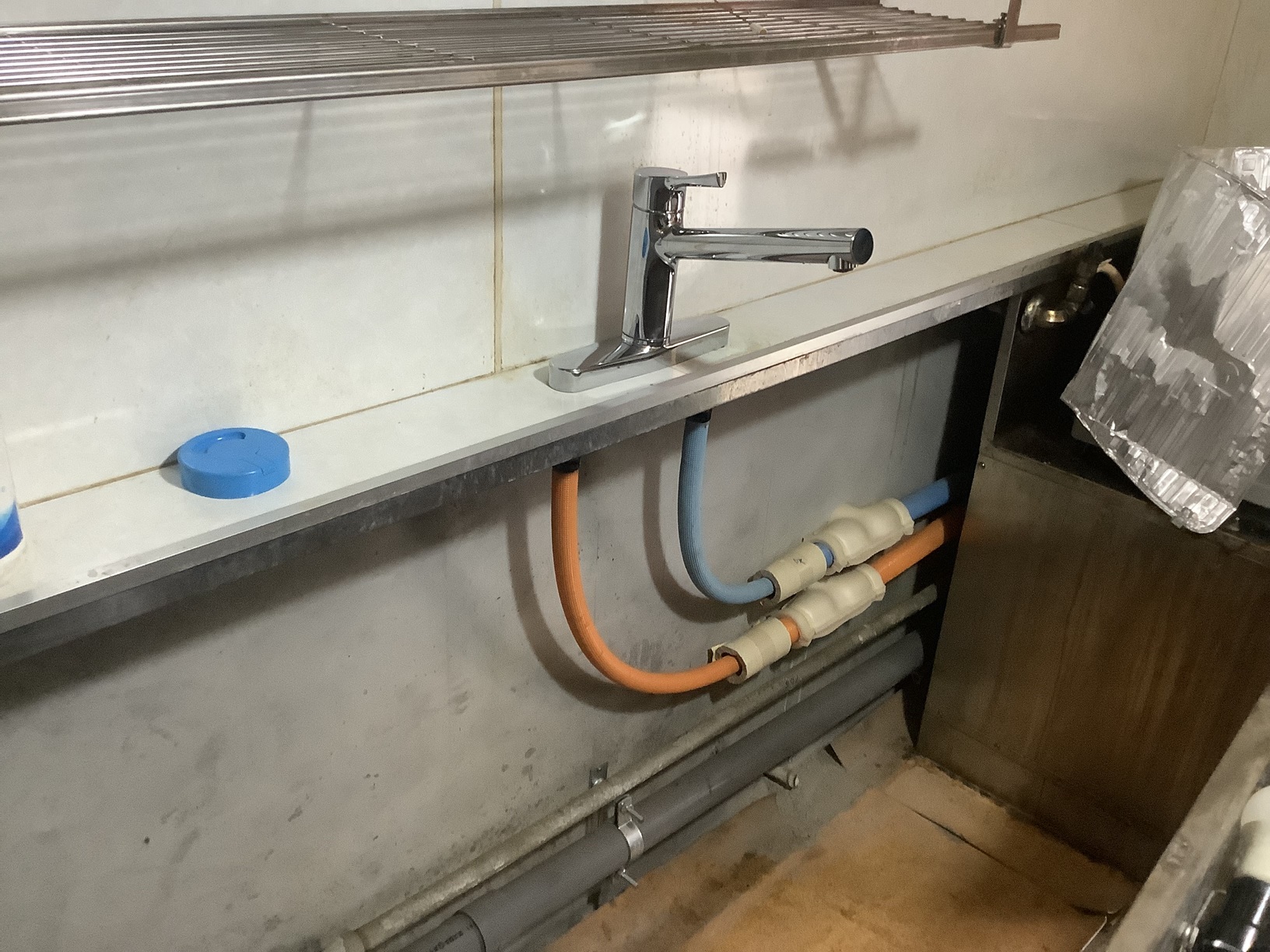 キッチン混合栓交換（流し台移動）