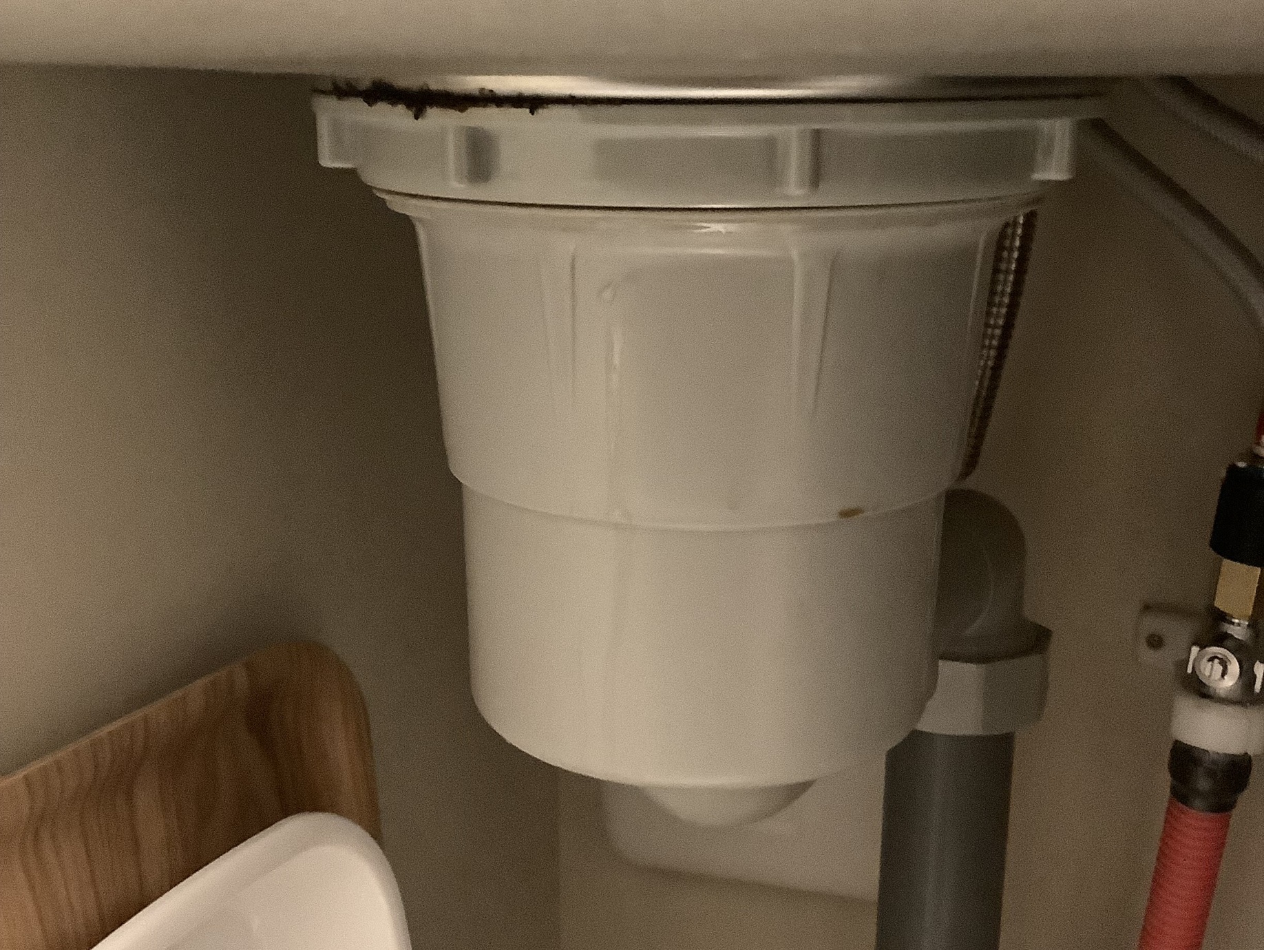 キッチン排水水漏れ対応
